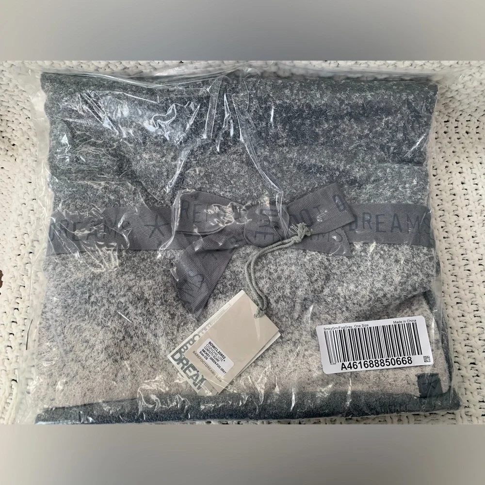 NWT Barefoot Dreams CozyChic Lite Confetti Scarf, Smokey Green & Fog Gray; OS